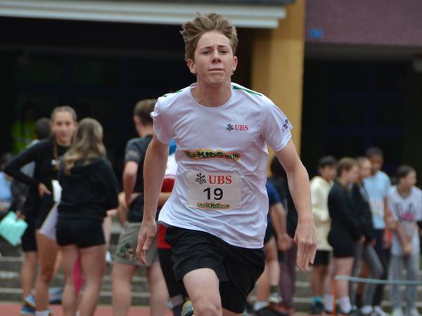 Schüler Anlauf Weitsprung