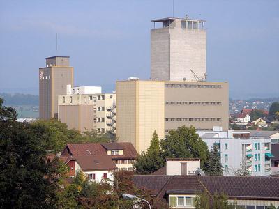 Gebäude und Speicher der Dambach AG
