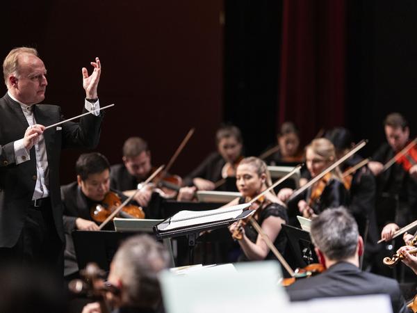 Christoph-Matthias Mueller mit dem Swiss Festival Orchestra