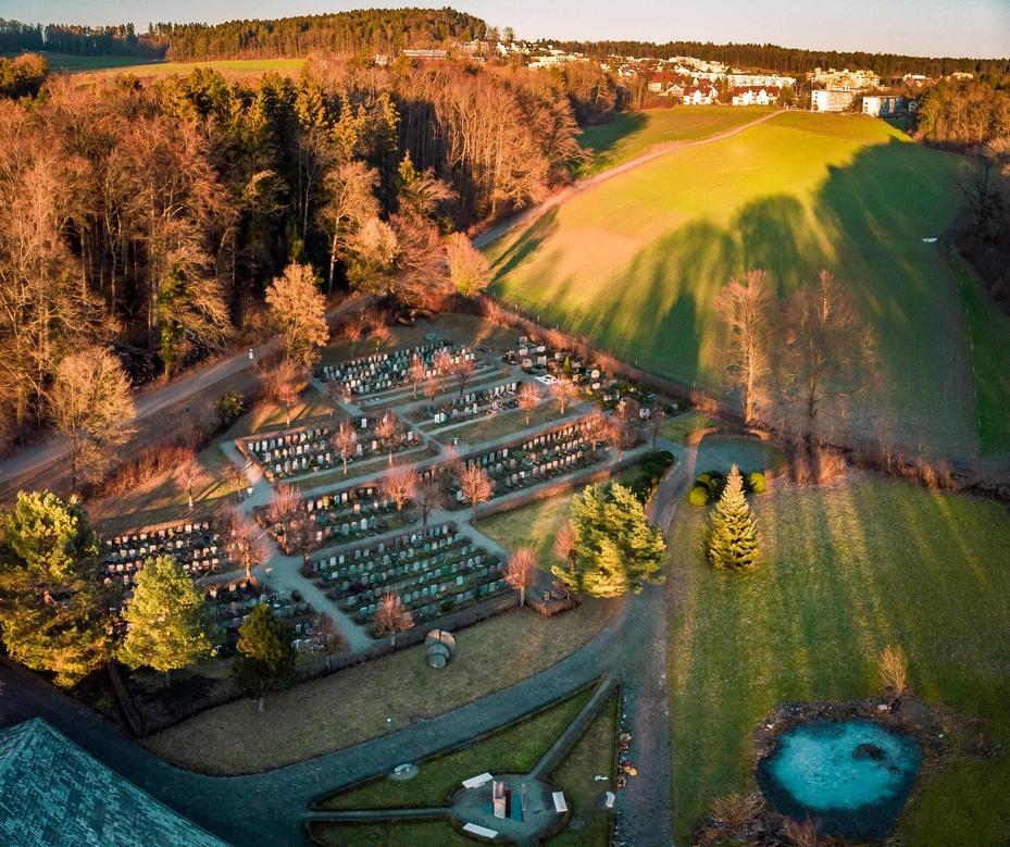 Firedhof, Gräber