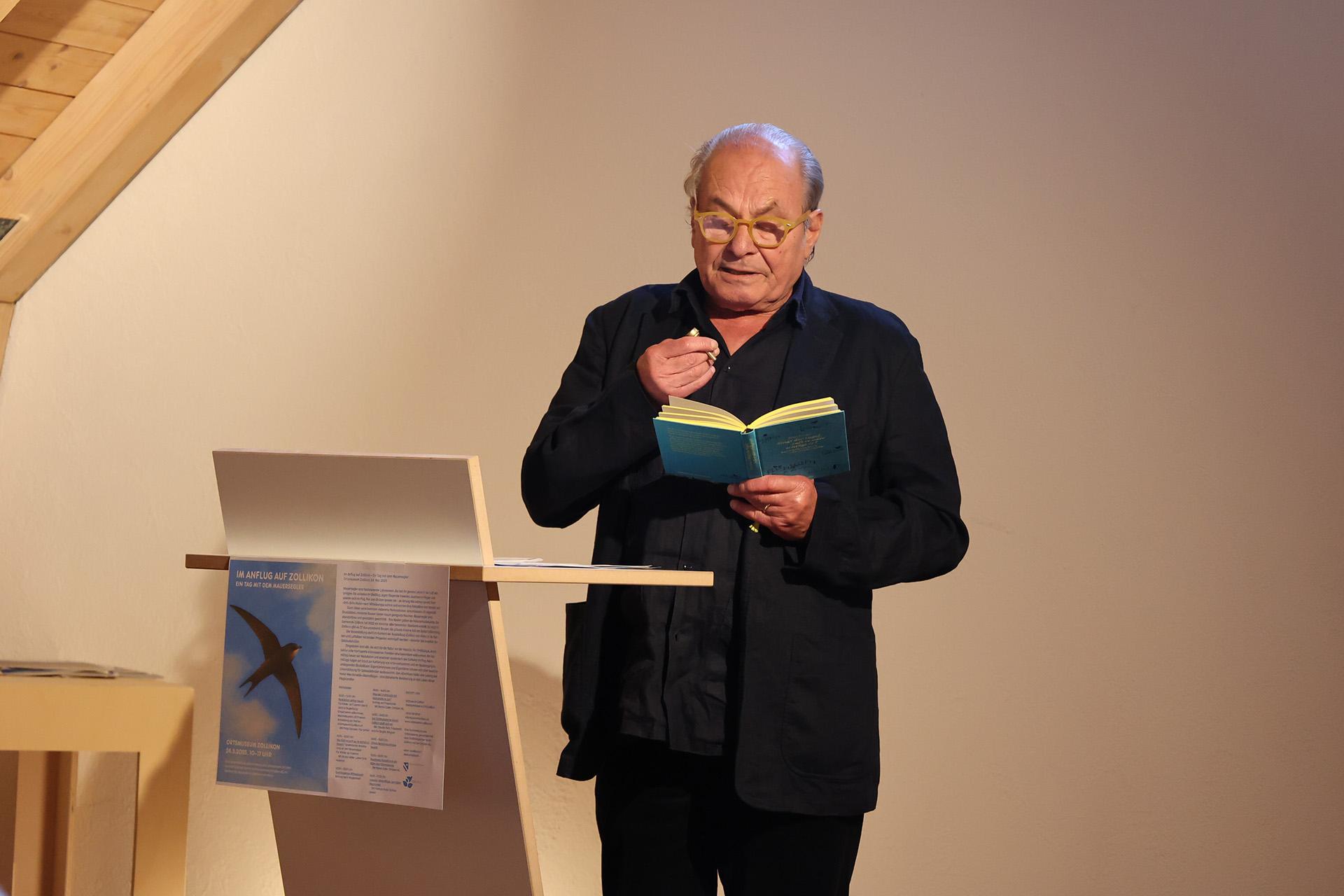 Lesung: «Abendflüge» von Helen Macdonald 
Mit Helmut Vogel, Schauspieler
