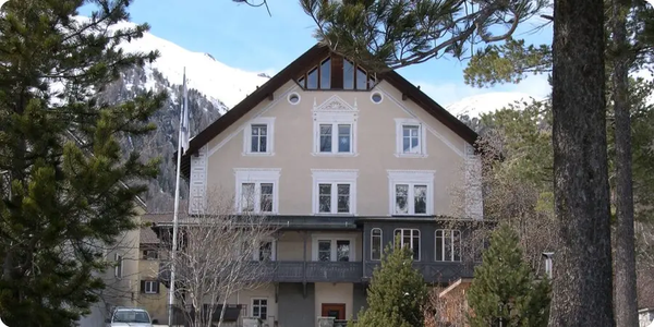 Ferienhaus Samedan von aussen