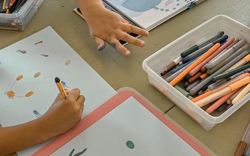 Kinderhände, Zeichnen