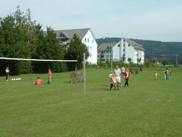 Genügend Platz für Ballspiele hat es auch.
