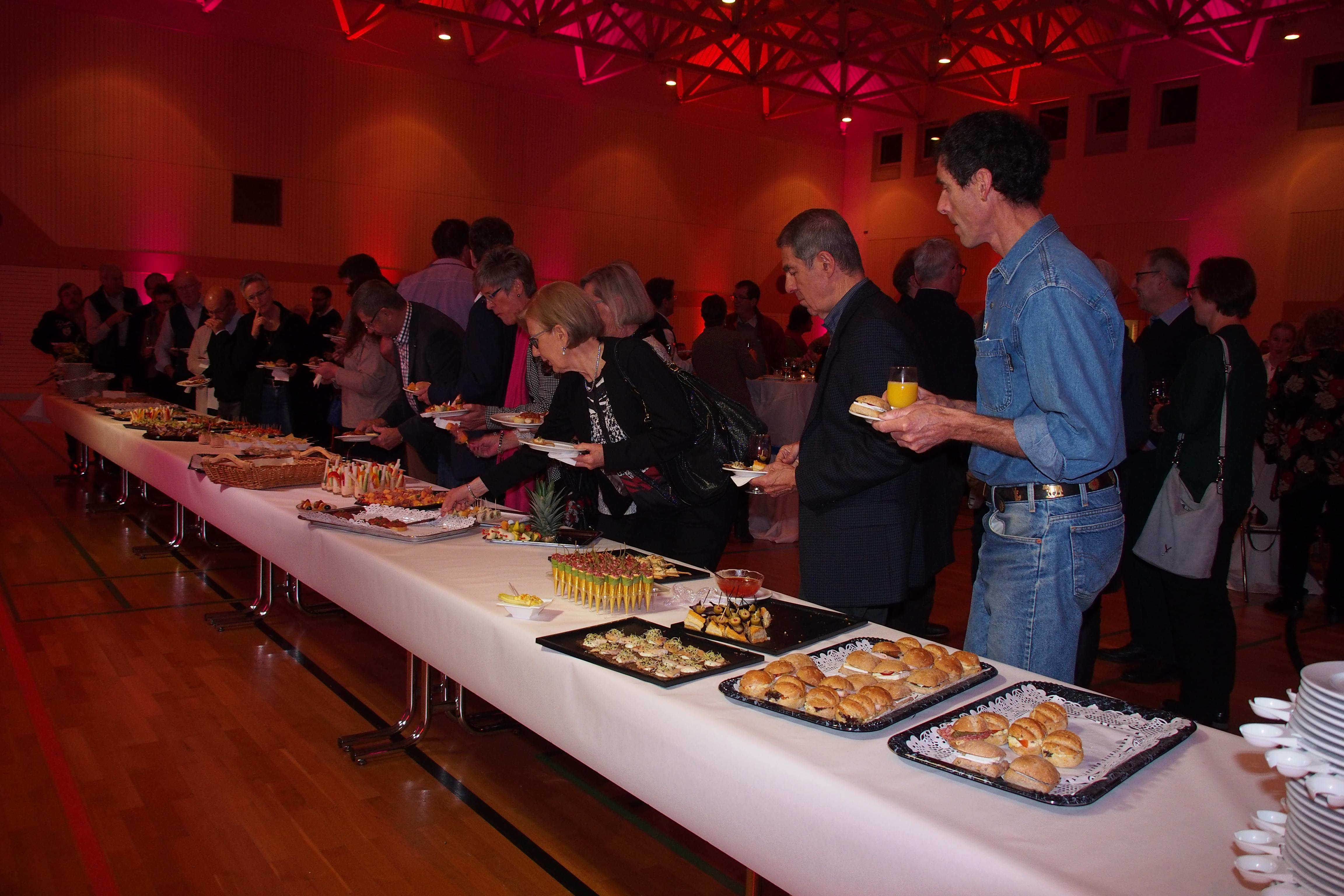Das Apéro kommt bei der Bevölkerung gut an.