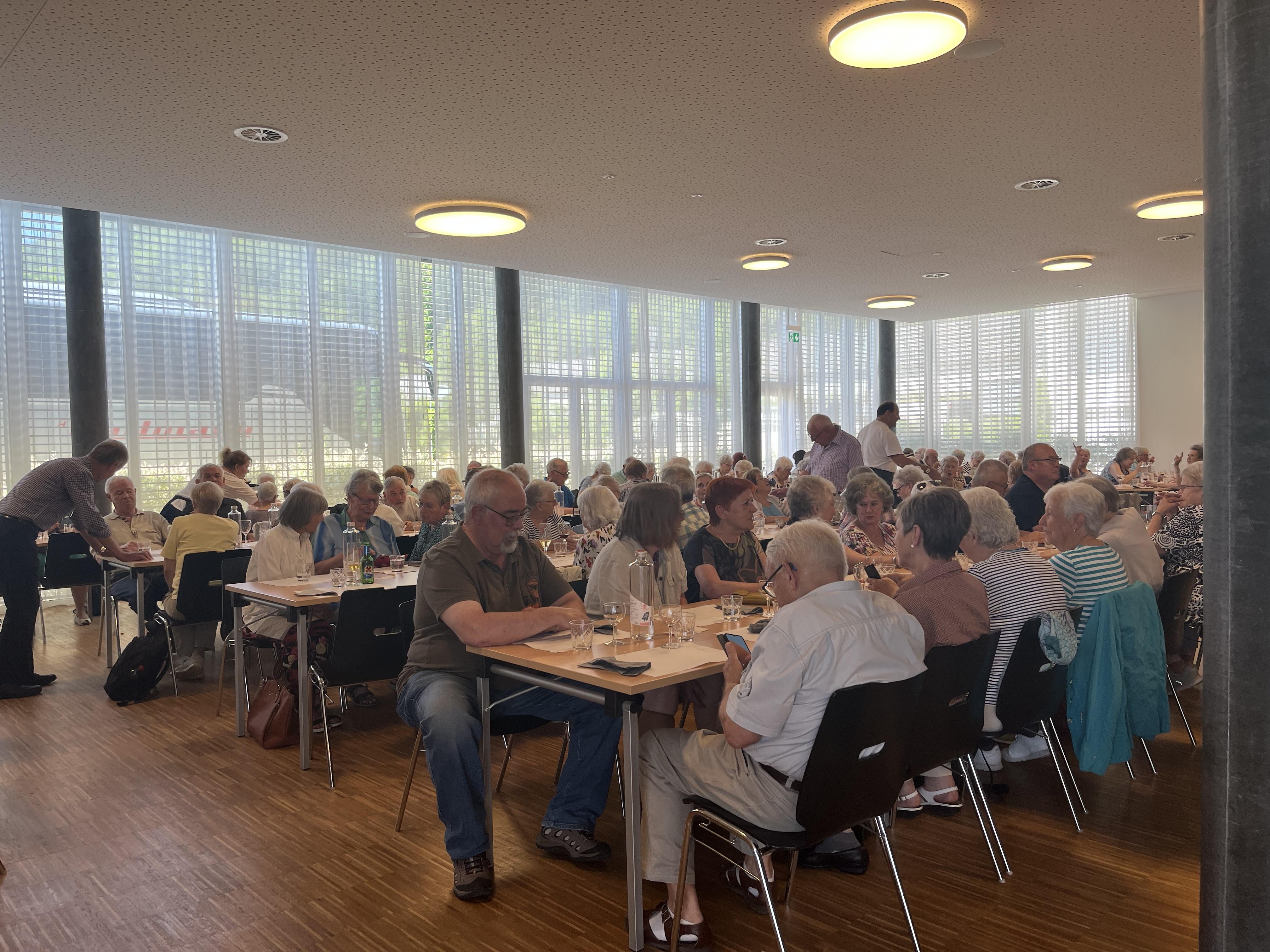 Mittagessen im Restaurant Aareblick