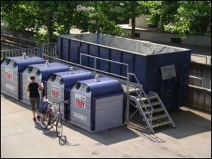 Altglas- und Metallcontainer in der Multisammelstelle