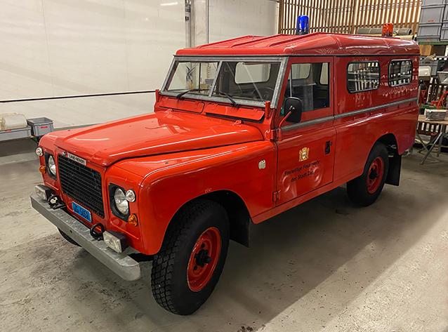 1985, V8 Zylinder Benzin, Allrad mit Geländeuntersetzung, Gewicht: 2.07 t, 11 Plätze