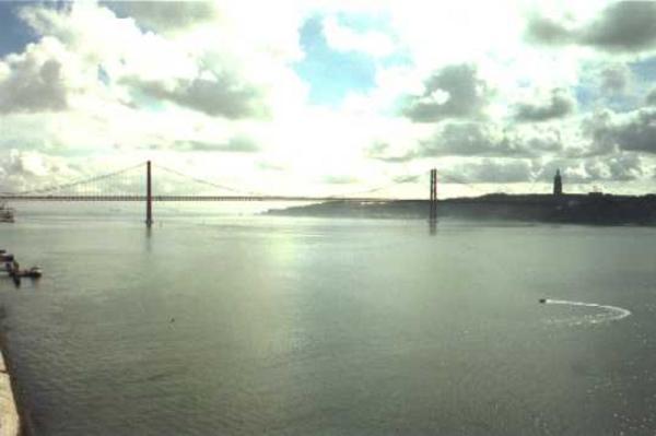 Die "Ponte 25 de Abril" wurde 1966 gebaut.