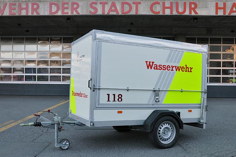 Wasserwehranhänger (fester Aufbau)

Einsatzzweck
- Saugen von Wasser
- Umpumpen von Wasser
- Bewältigung von Wasserereignissen

Beladung
- Pumpen
- Wassersauger
- Schläuche
- Wasserwischer