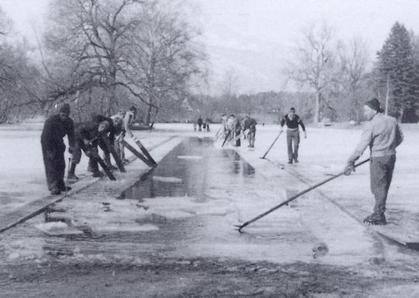 Aus dem Giessensee wurrde bis 1965 Eis für die Brauereien in Wädenswil und Zürich gewonnen