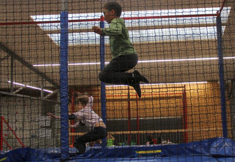 Noch mehr Tricks auf dem Trampolin