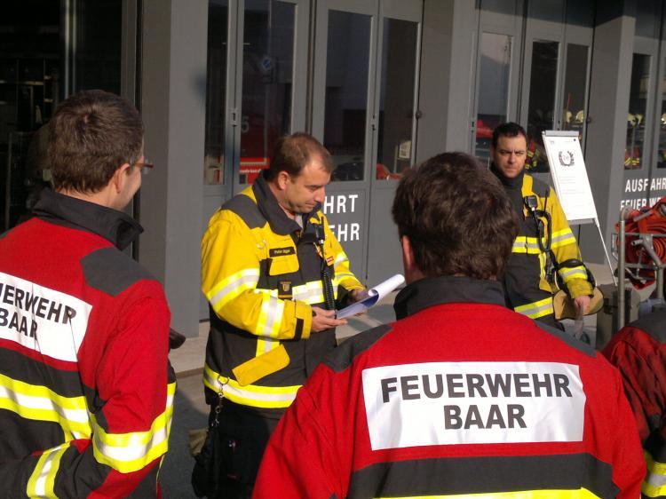 Begrüssung durch den Kommandanten