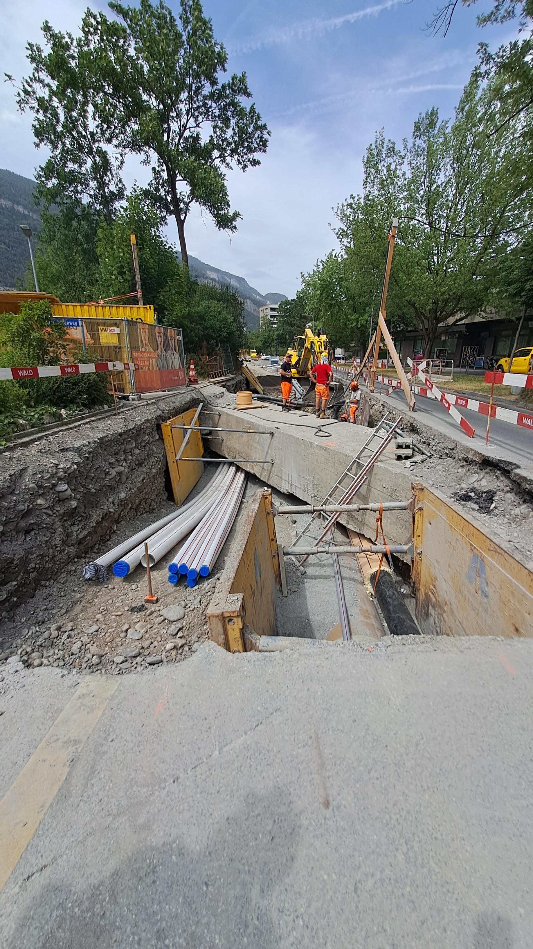 Bau neues EW-Trassee unter dem bestehenden Mühlbach