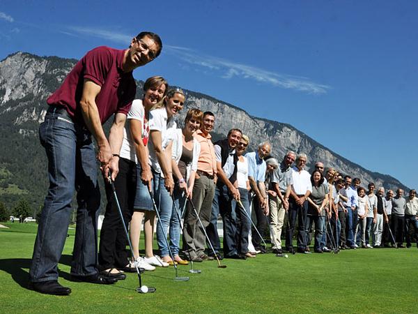 Gruppenbild auf dem Golfplatz Domat/Ems.