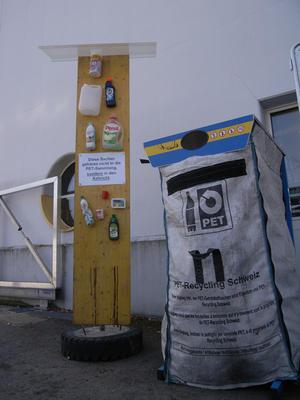 Infostehle bei der PET-Sammelstelle Werkhof