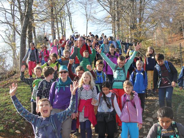 jubelnde Kinderschar