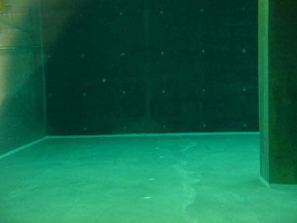 Ein Blick in eine der beiden Reservoirkammern mit jeweils 1,3 Millionen Litern Wasser.
