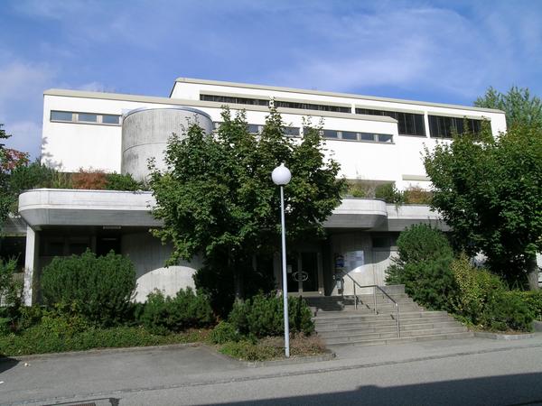 Dreirosenhalle