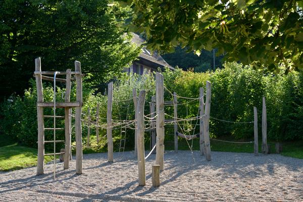 Das Bild zeigt den Spielplatz Haldeli